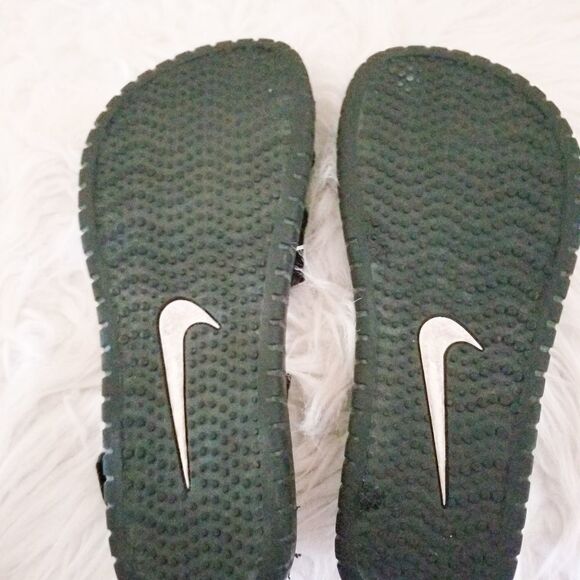 Nike sandals slip on shoes - Picture 2 of 5